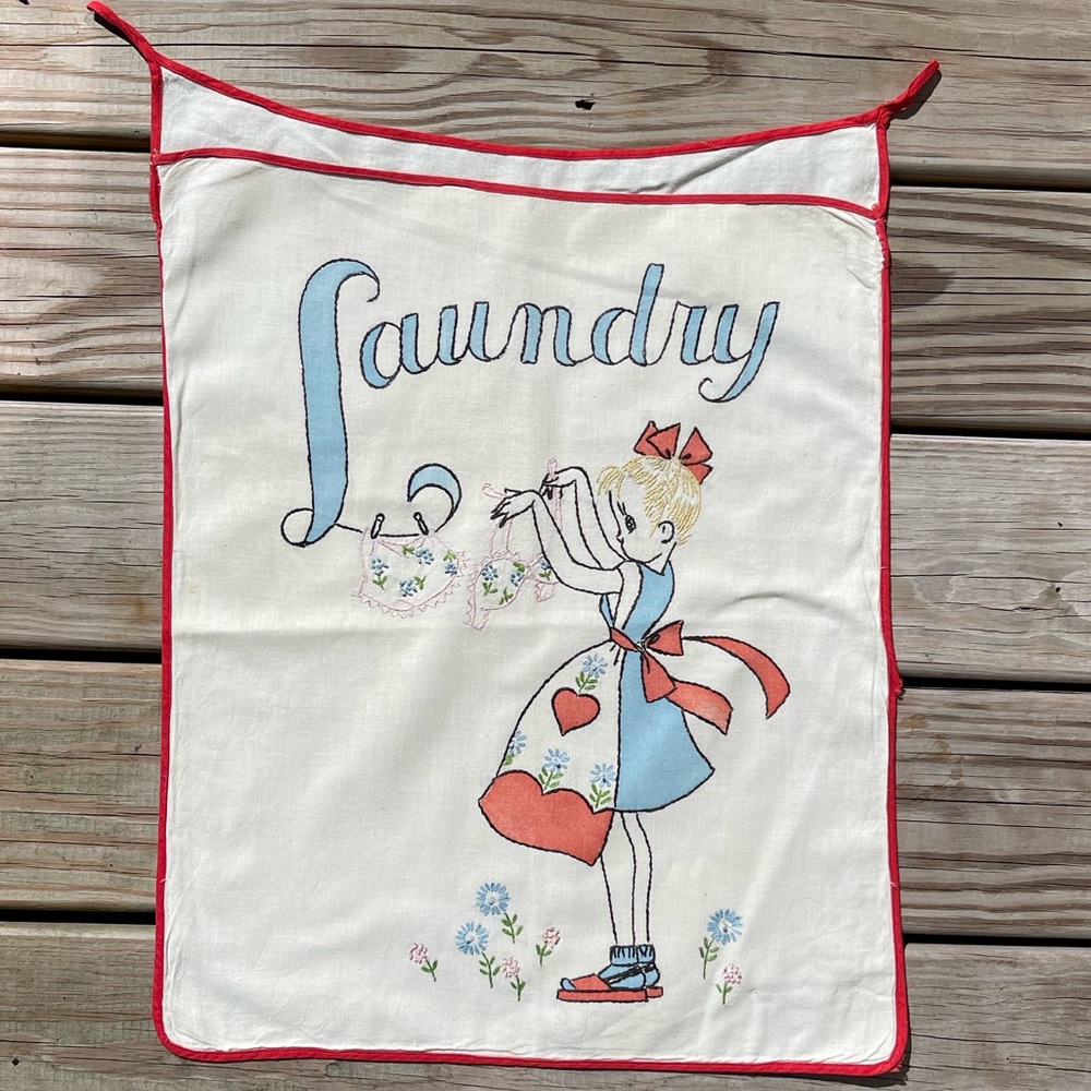 Adorable laundry bag, vintage 1940’s